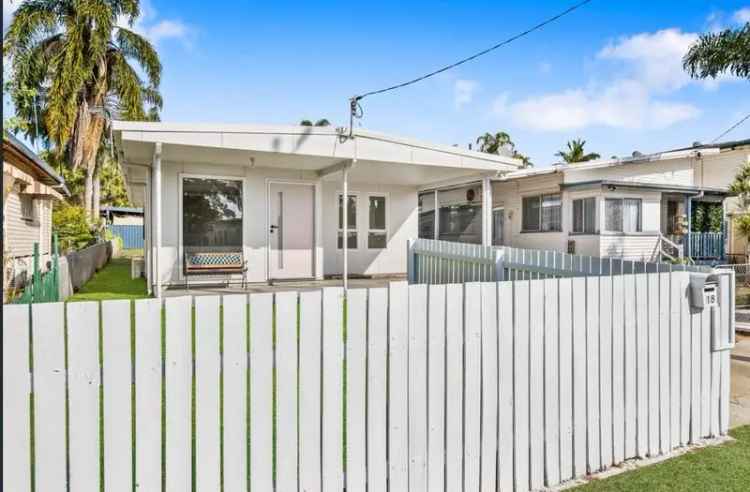 Idyllic Bayside Living - 3-Bedroom + Study Gem