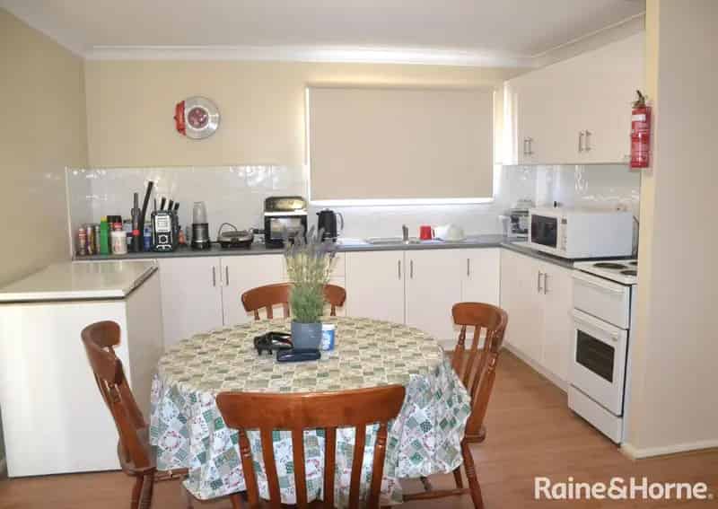 Rent 3 Bedroom House in Albion Hill with Outdoor Area and Garden Shed