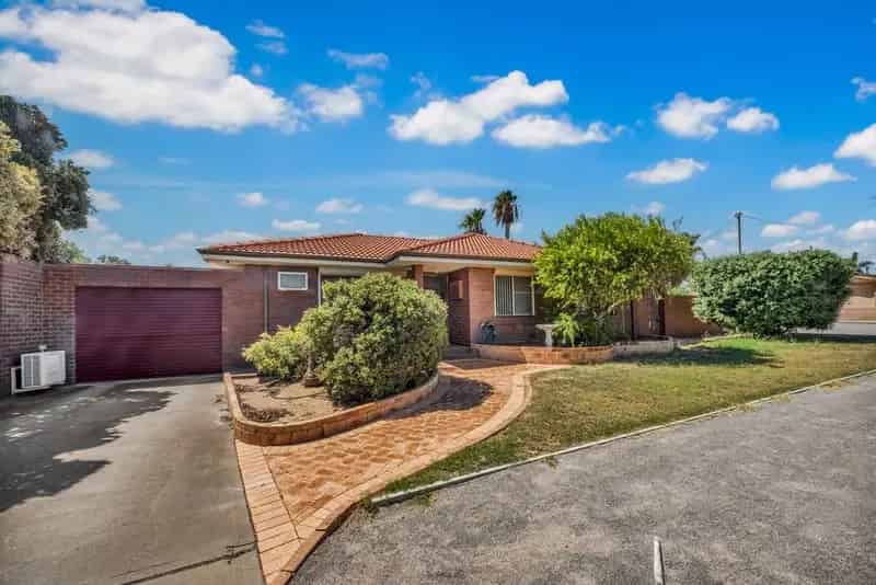 Well Maintained Duplex Half