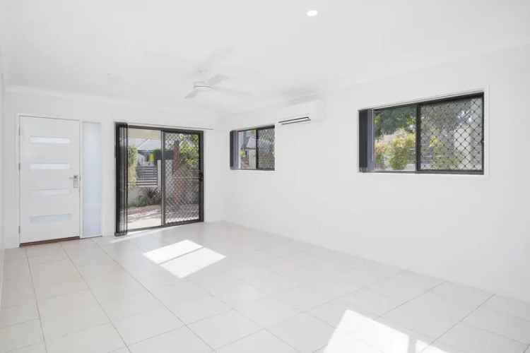 MODERN TOWNHOME - FOUR BEDROOMS - MT GRAVATT HIGH CATCHMENT