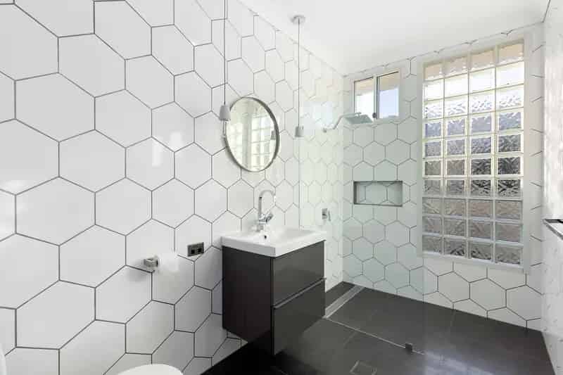 Spacious & Light-Filled Family Home in Glenelg North