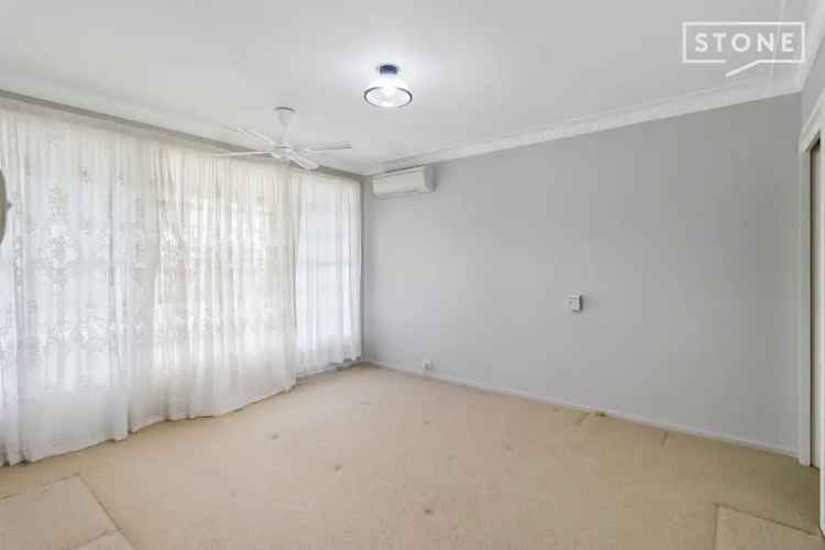 3 Bed 2 Garage Brick Home Belmont North NSW