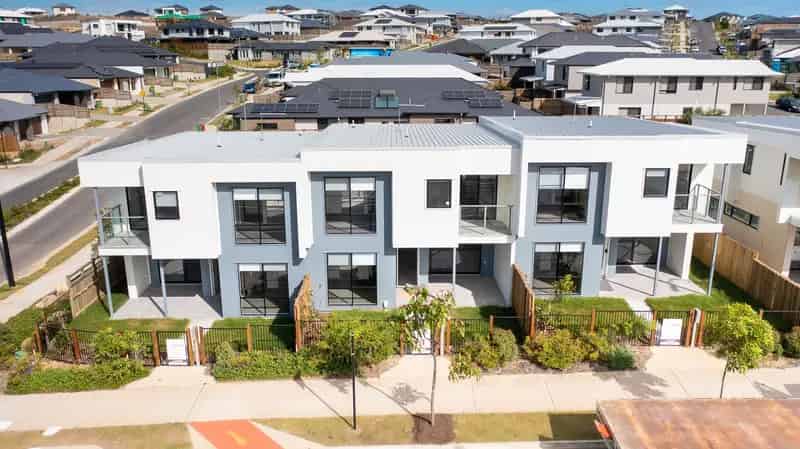 STYLISH AND MODERN FOUR BEDROOM HOME!