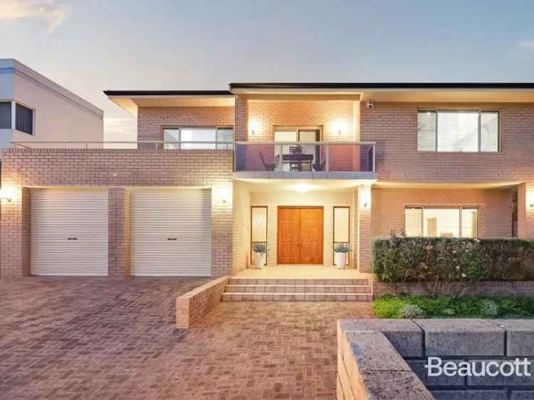 Dianella Family Home 5 Beds 6 Baths City Views