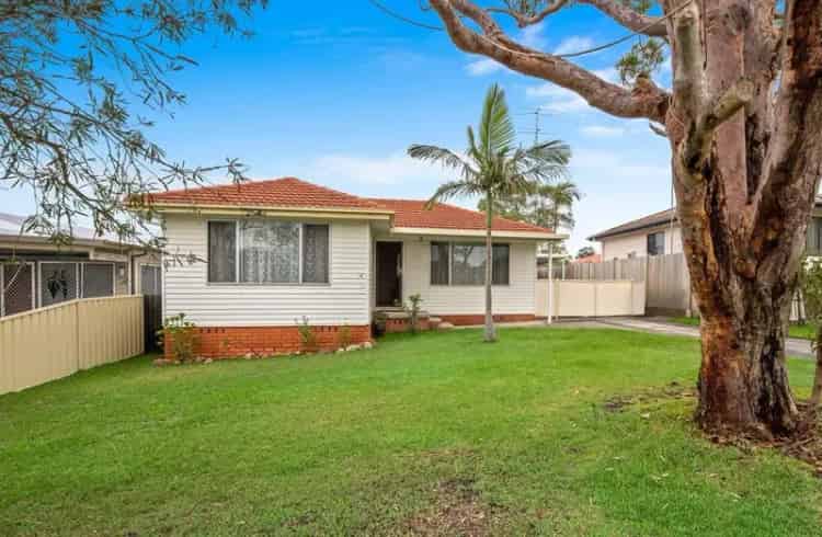 Real Estate For Sale - 12 Suffolk Street - Gorokan , NSW