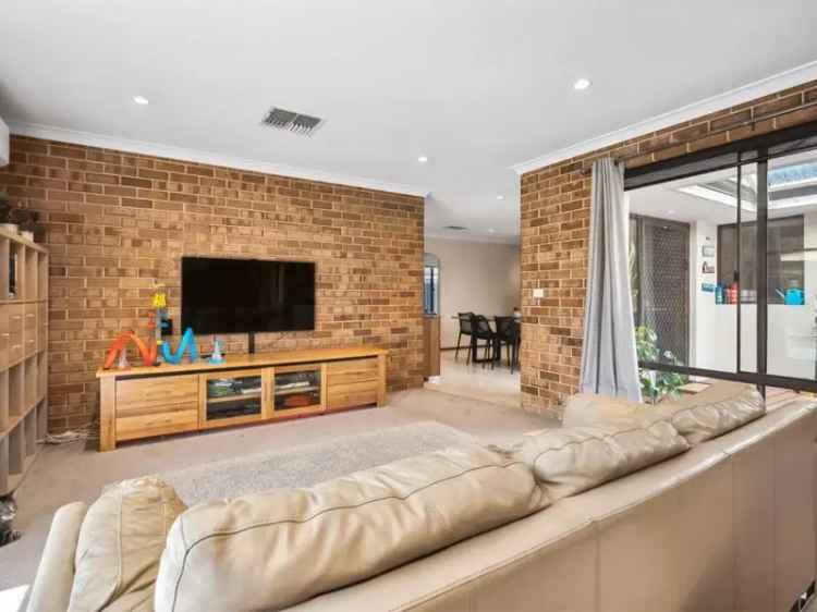 House For Rent in City of Melville, Western Australia