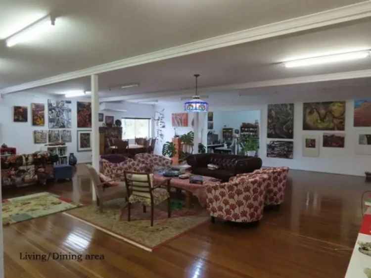 For Sale Spacious Rural Home with Studios in Inverell