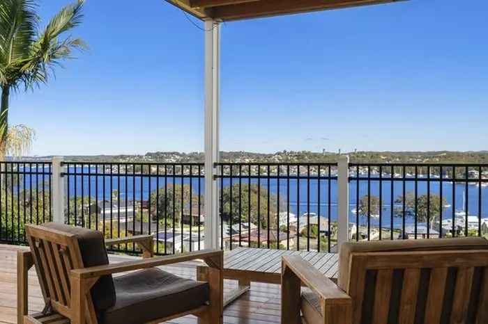 Lake Macquarie Views Home in Fishing Point