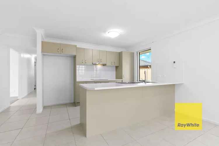 Modern 3 Bed 2 Bath Home Near Lake Macquarie