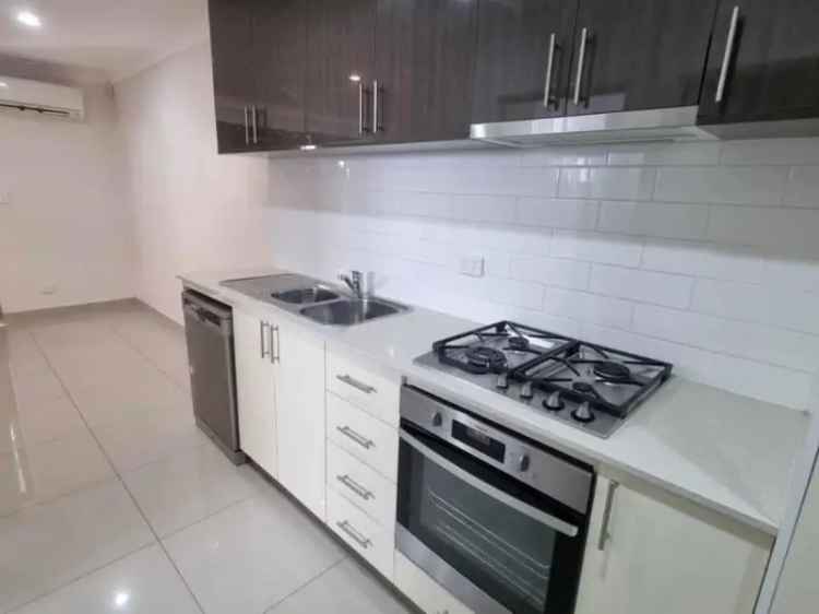 1 Bedroom Bayswater Apartment - Chefs Kitchen, Parking, Close to Transport