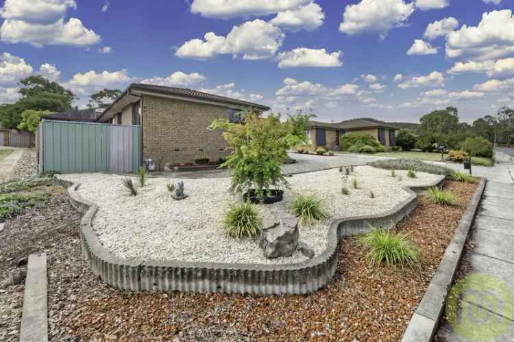 Stunning Family Home with Modern Kitchen and Huge Outdoor Entertaining Area