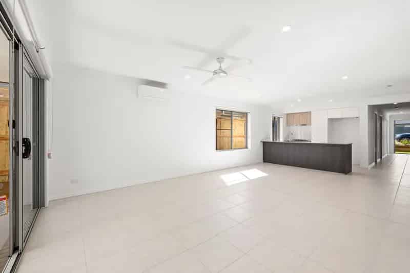 Real Estate For Lease - 32 Cottee Circuit - Park Ridge , QLD