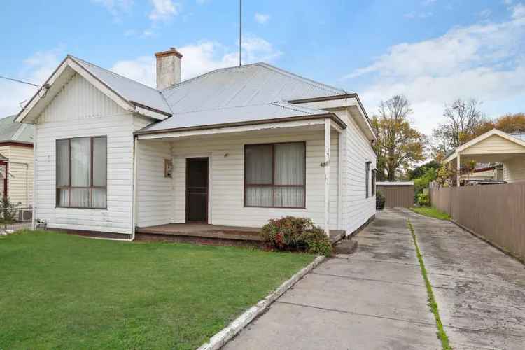 Colac 3-Bedroom Home for Sale - Prime Location