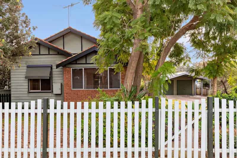 Real Estate For Lease - 19 Ninth Street - Weston , NSW