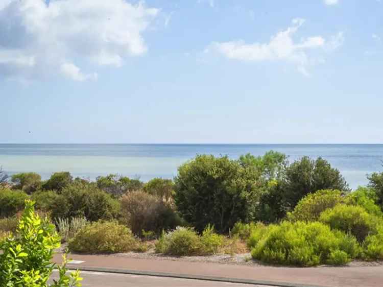 Rent townhouse in Dunsborough with stunning ocean views and modern features