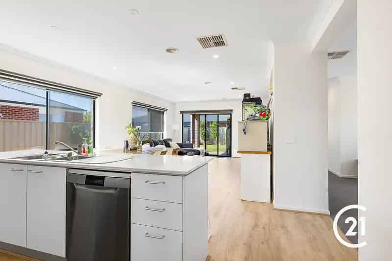 44 Maker Parade, Echuca VIC 3564 - House For Sale