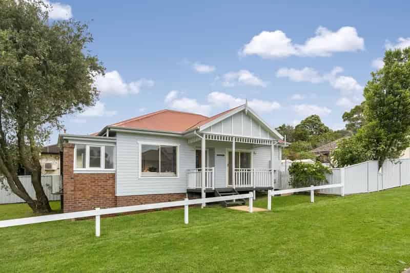 Lease Beautiful Home in Mount Saint Thomas with Sunroom and Garage