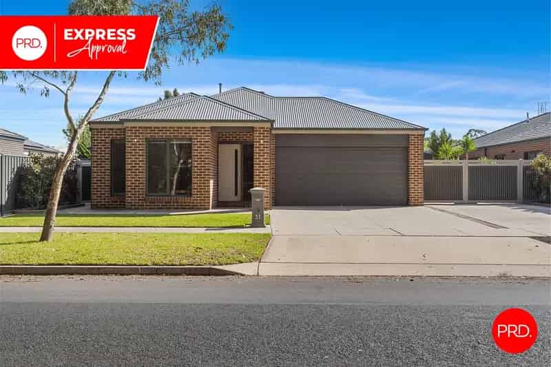 Family-Friendly Home In Epsom