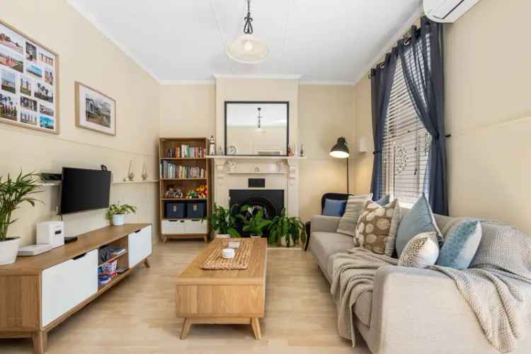 Charming 2-Bedroom Cottage Near Geelong Attractions