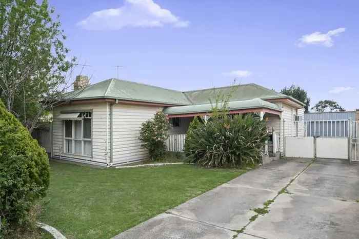 House For Sale in Melbourne, Victoria