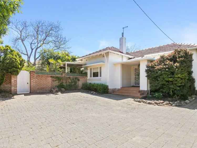 House For Sale in City of Melville, Western Australia