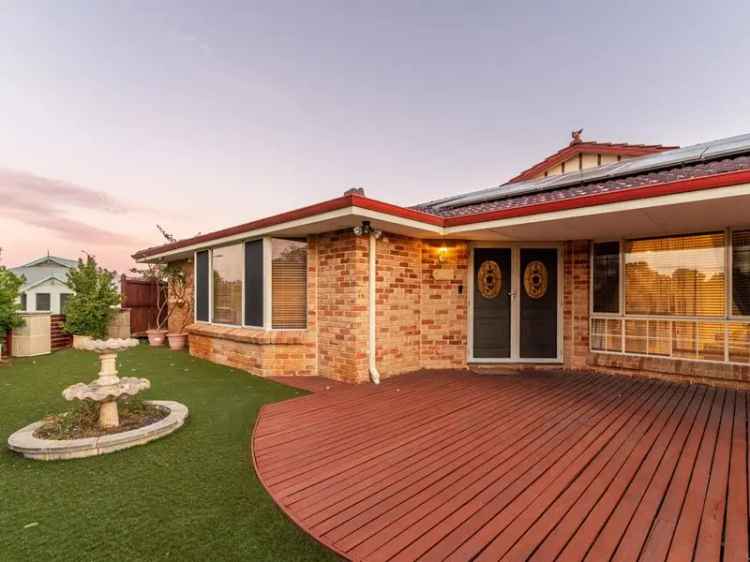 Stunning 4-Bedroom Home in Ellenbrook