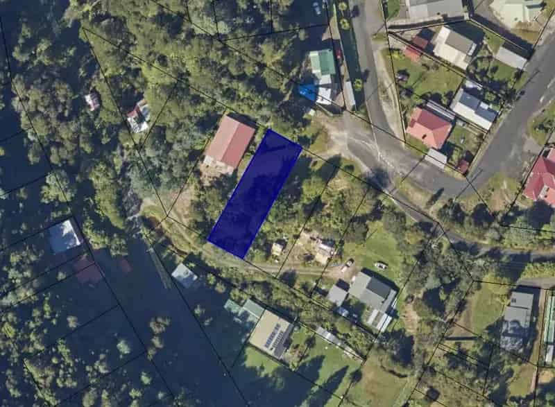 Buy Land in Queenstown with Growth Potential and Ideal Location