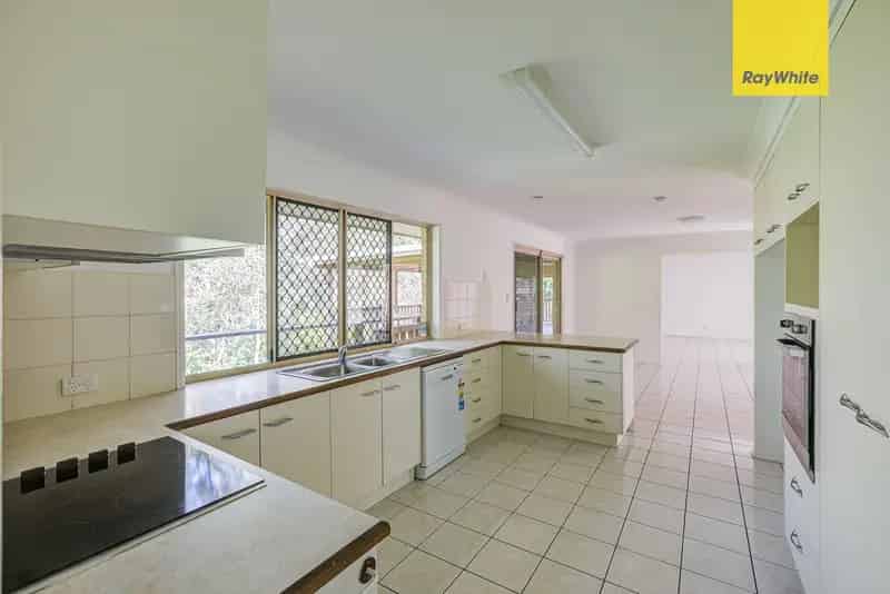 Massive family home in quiet cul-de-sac