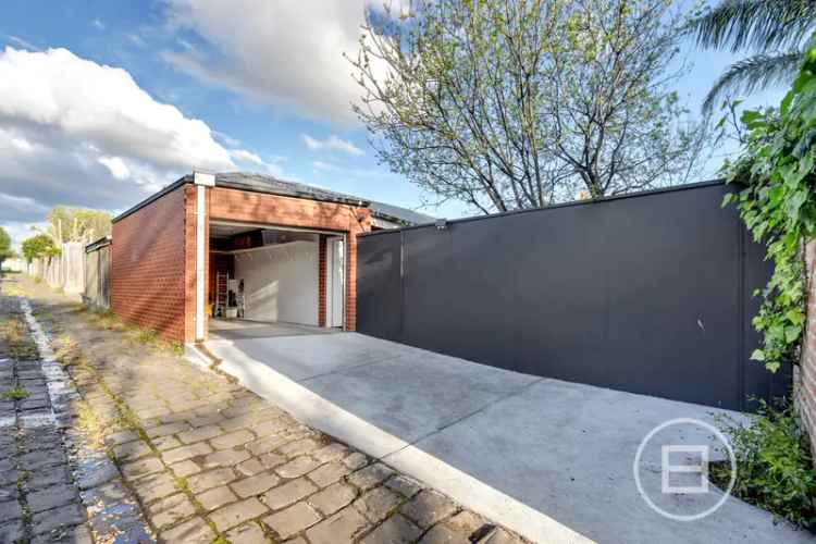 House For Sale in Melbourne, Victoria