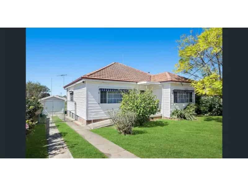 Stylish & Convenient Living In A Prime Location