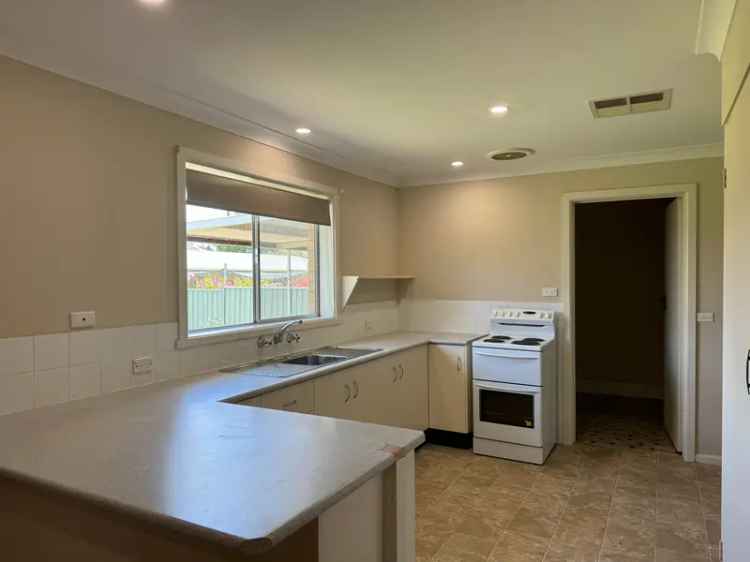 2 Bedroom House For Lease Young NSW