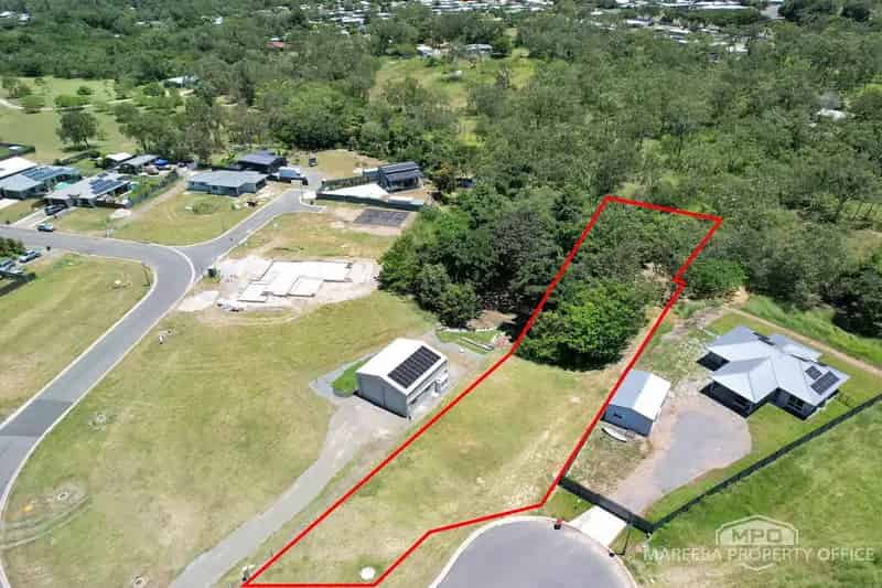PRIVATE 2203m2 LOT WITH CREEK & APPROVED BUILDING PLANS