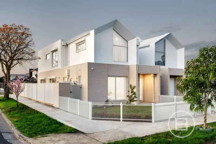 House For Sale in Melbourne, Victoria