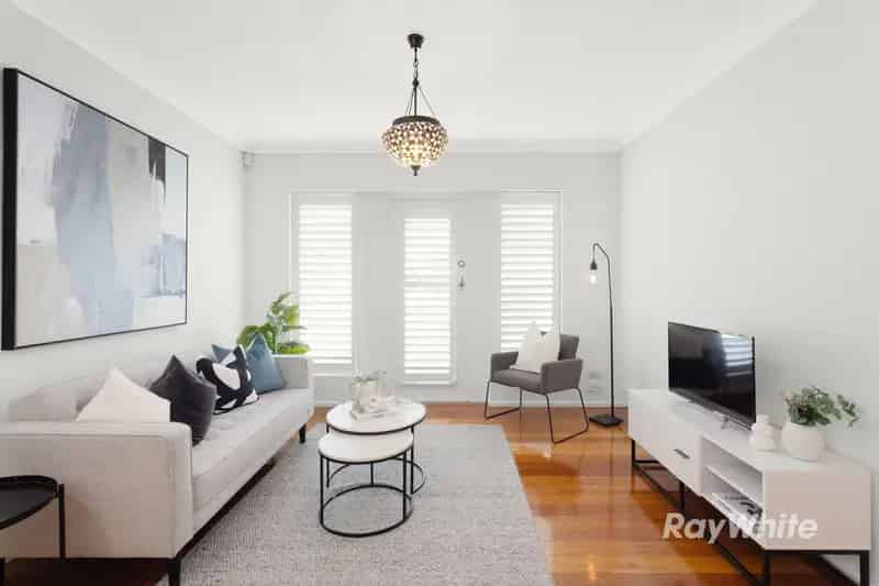 Stylish buy apartment in Glen Huntly with balcony and parking