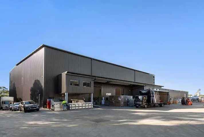 Modern High Clearance Warehouse Units for Lease in Thornleigh