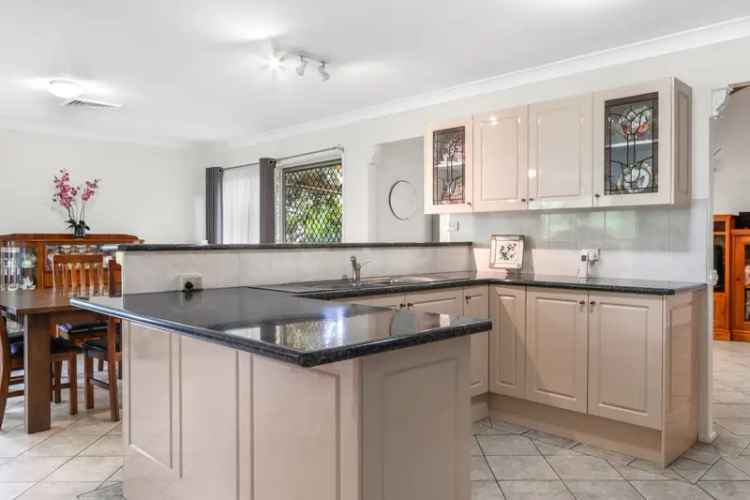 4 Bedroom Family Home West Hoxton