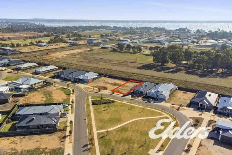 Buy Land in Silverwoods Estate with Access to Golf Course and Parks