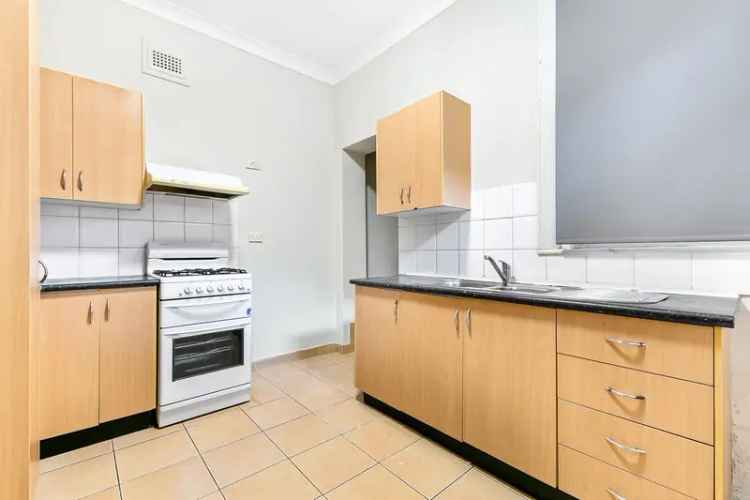 Large One Bedroom Apartment Near Rockdale Station