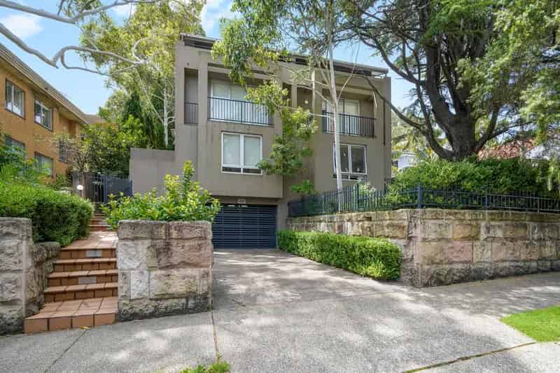 DEPOSIT TAKEN - by Andrew Simpson 0456 550 025