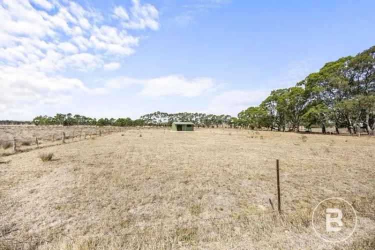 Large Affordable Weekend Getaway Block Near Ararat