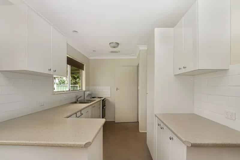 Lease 3 Bedroom Home in Point Clare with Spacious Backyard