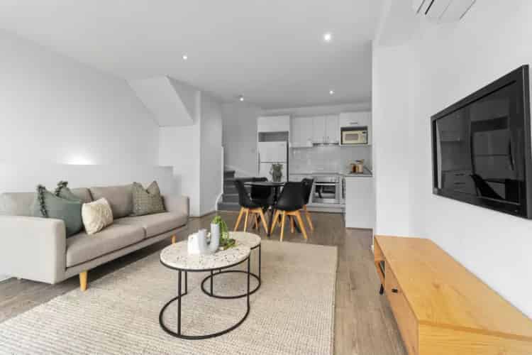 Modern Townhouse - 6 months agreement initially with 12 months considered