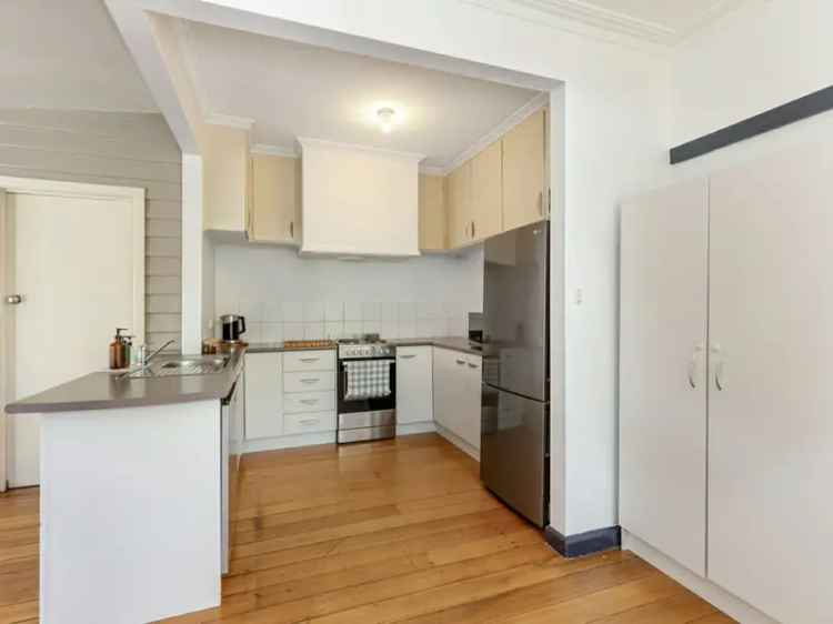 1950s Charm Home Near CBD and Arts Precinct