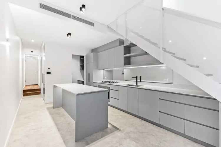 Luxury 3-Bedroom House for Lease in Erskineville