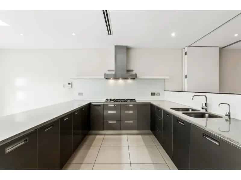 Bridge Views, Grand Three Level Residence, Premier Harbourside Location