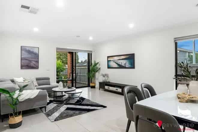 House For Sale , 17, Harlem Circuit, Melbourne, Victoria