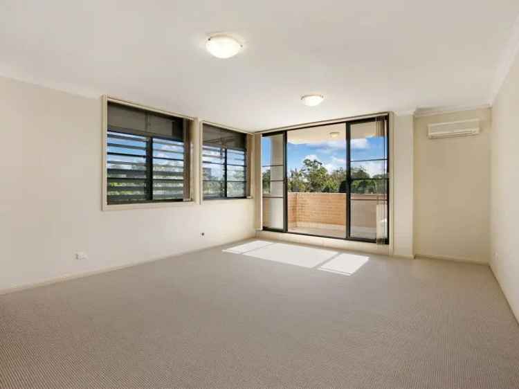 3 Bedroom Unit Parramatta NSW Air Con Close to Shops