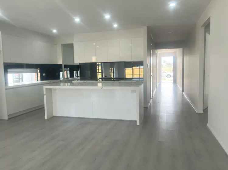 Modern 4-Bedroom Werribee Home Family Professionals Low Maintenance