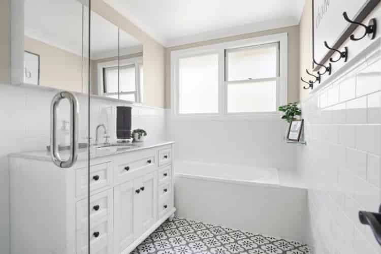 Peacefully Located, Stylish Family Home with Inviting Guest Retreat for Ultimate Comfort!