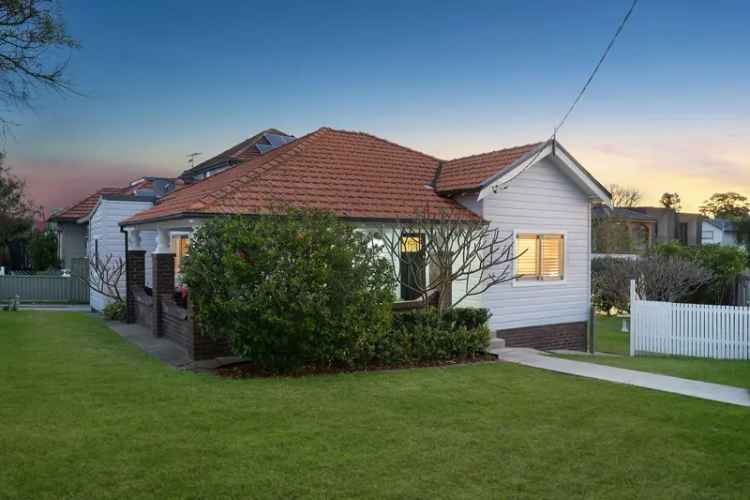 3 Bed House Botany NSW 588sqm Block Charming Period Features